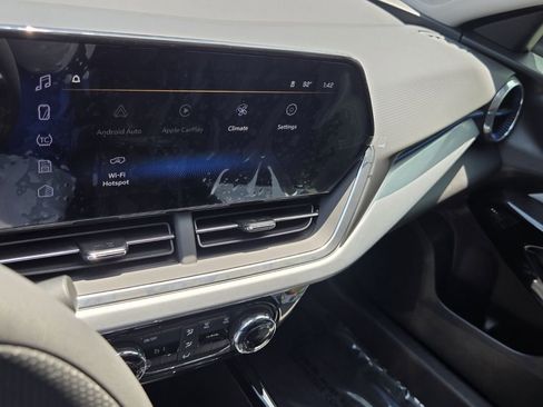 Used 2026 Chevrolet Trax LT FWD image 20
