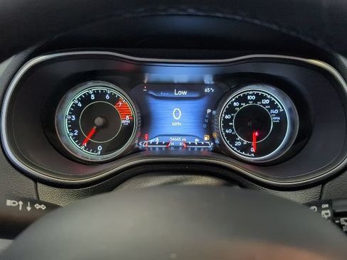 Used 2022 Jeep Cherokee Limited AWD/4WD image 20