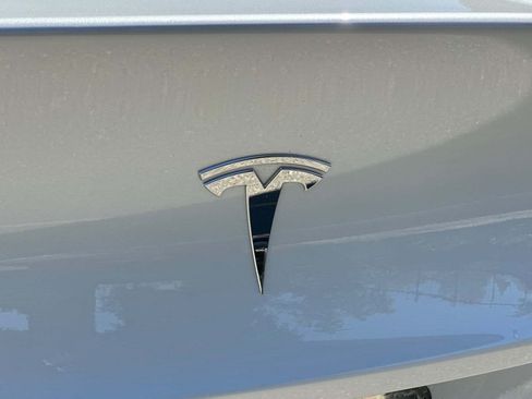 Used 2025 Tesla Model Y Long Range RWD image 30