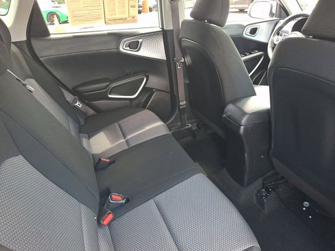 Used 2022 Kia Soul LX FWD image 17