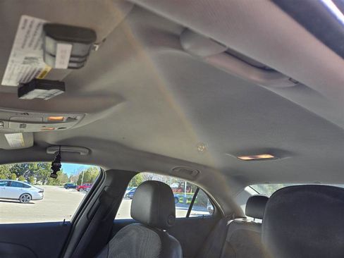 Used 2015 Chevrolet Malibu LT w/ Power Convenience Package image 10