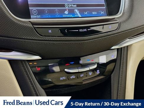Used 2018 Cadillac XT5 Luxury w/ Driver Awareness Package image 18
