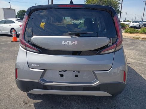 Used 2025 Kia Soul LX w/ LX Technology Package FWD image 7