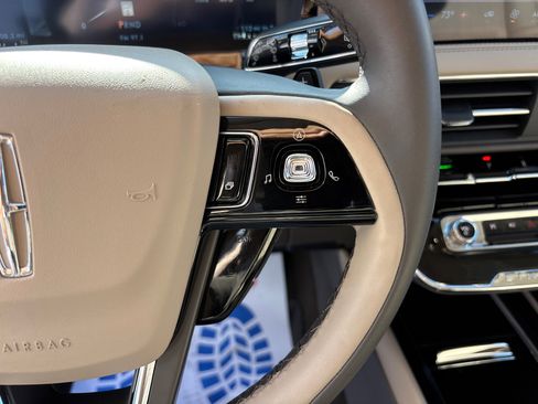 Certified 2023 Lincoln Corsair AWD image 18