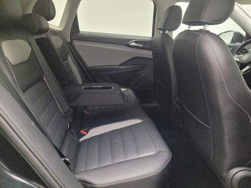 Used 2022 Volkswagen Taos SEL w/ Panoramic Sunroof Package FWD image 19