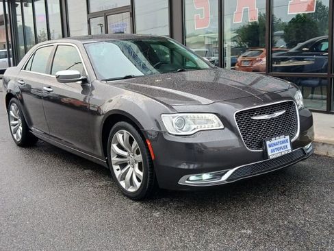 Used 2019 Chrysler 300 Limited image 2