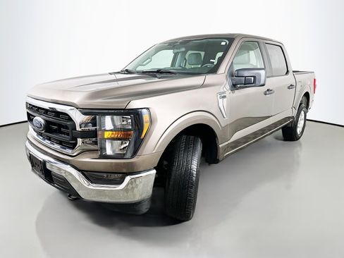 Used 2023 Ford F150 XLT image 3
