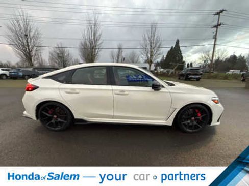 Used 2023 Honda Civic Type R image 6