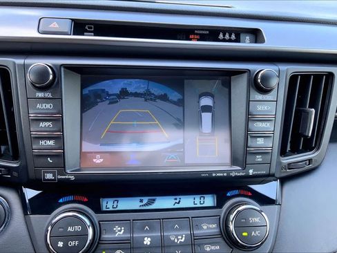 Used 2017 Toyota RAV4 SE w/ Advanced Technology Package FWD image 29