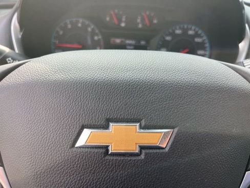 Used 2021 Chevrolet Traverse LT FWD image 31