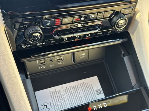 New 2025 Jeep Grand Cherokee L Limited image 24