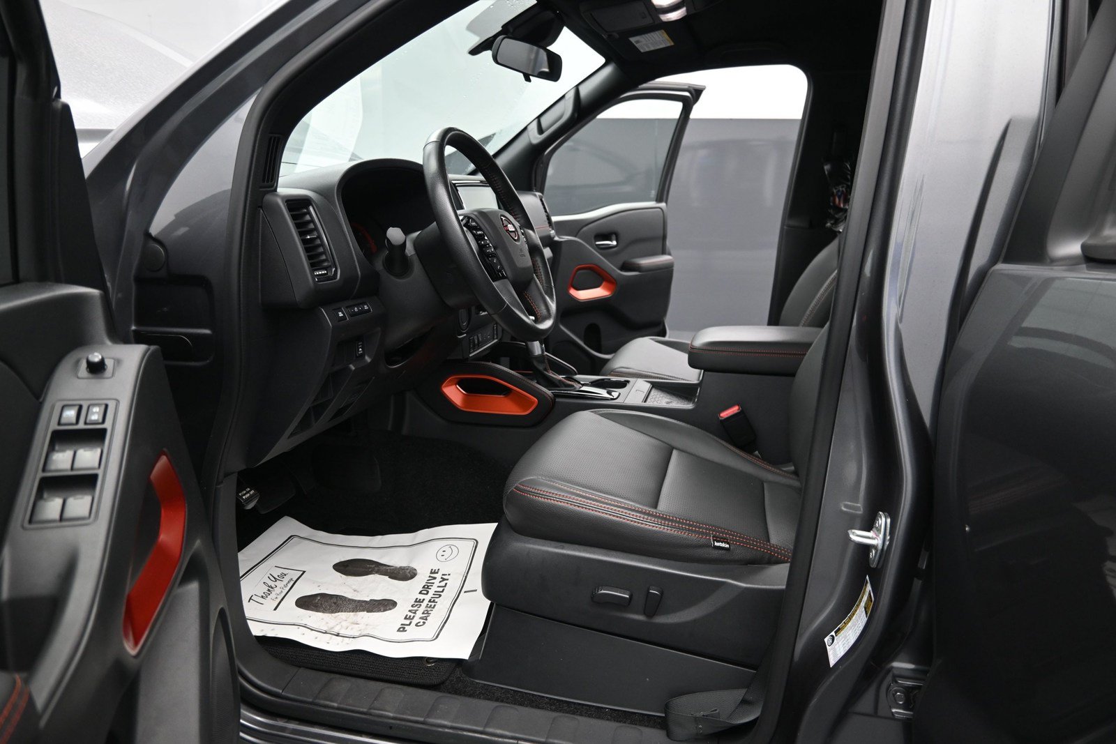Used 2024 Nissan Frontier Pro-X w/ Pro Convenience Package RWD image 12