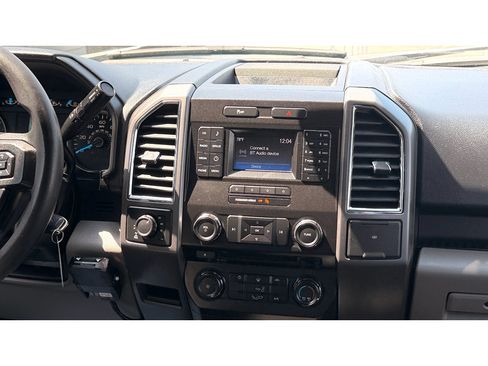 Used 2015 Ford F150 XLT AWD/4WD image 14