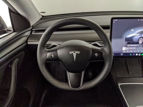 Used 2024 Tesla Model Y Long Range AWD/4WD image 9