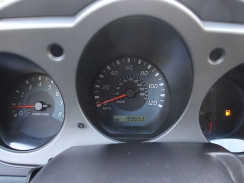 Used 2002 Nissan Frontier SE AWD/4WD image 7