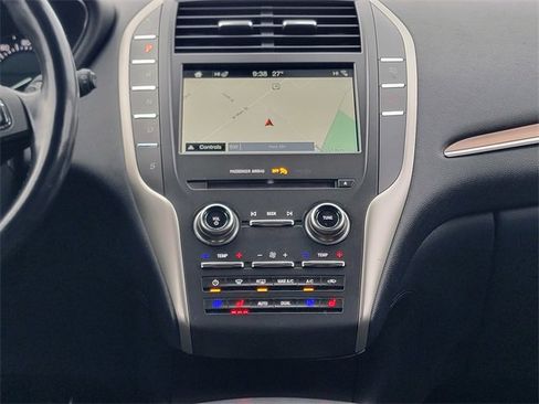 Used 2018 Lincoln MKC Reserve w/ Lincoln MKC Climate Package image 27