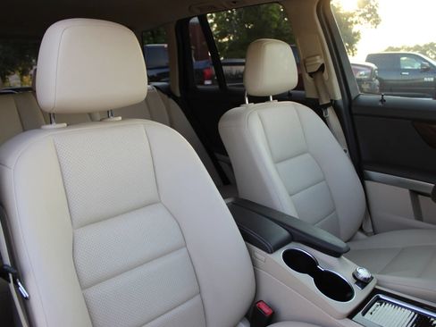 Used 2014 Mercedes-Benz GLK 350 2WD image 26