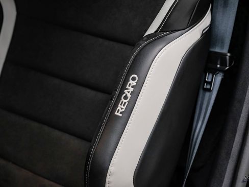 Used 2021 Ford Mustang Shelby GT500 w/ Carbon Fiber Track Pack image 51