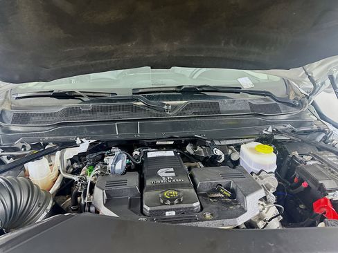 Used 2024 RAM 2500 Laramie image 32