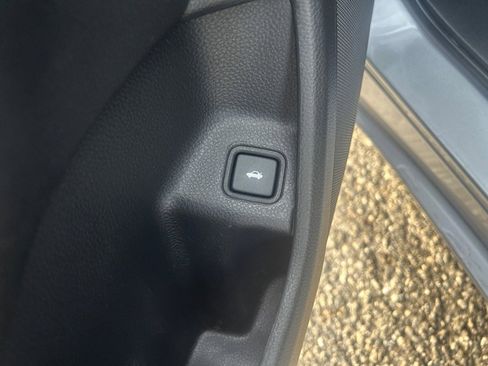 Used 2018 Honda Accord LX image 33