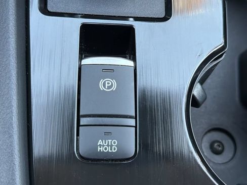 Used 2025 Nissan Rogue SV FWD image 14