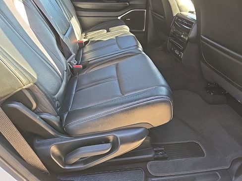 Used 2024 Jeep Wagoneer Series II w/ Flexible Seating Group AWD/4WD image 83