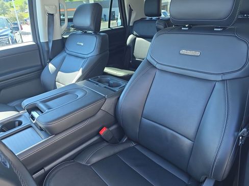 Used 2025 Ford Expedition Platinum w/ Driver's Package image 20