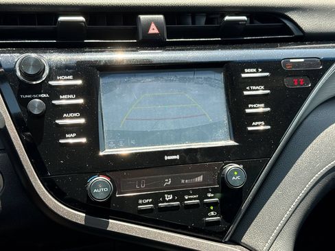 Used 2020 Toyota Camry SE w/ Convenience Package FWD image 23
