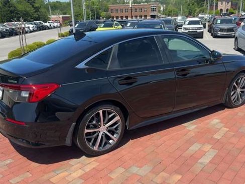 Certified 2024 Honda Civic Touring image 3