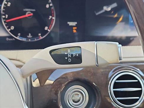 Used 2018 Mercedes-Benz S 560 Sedan image 11