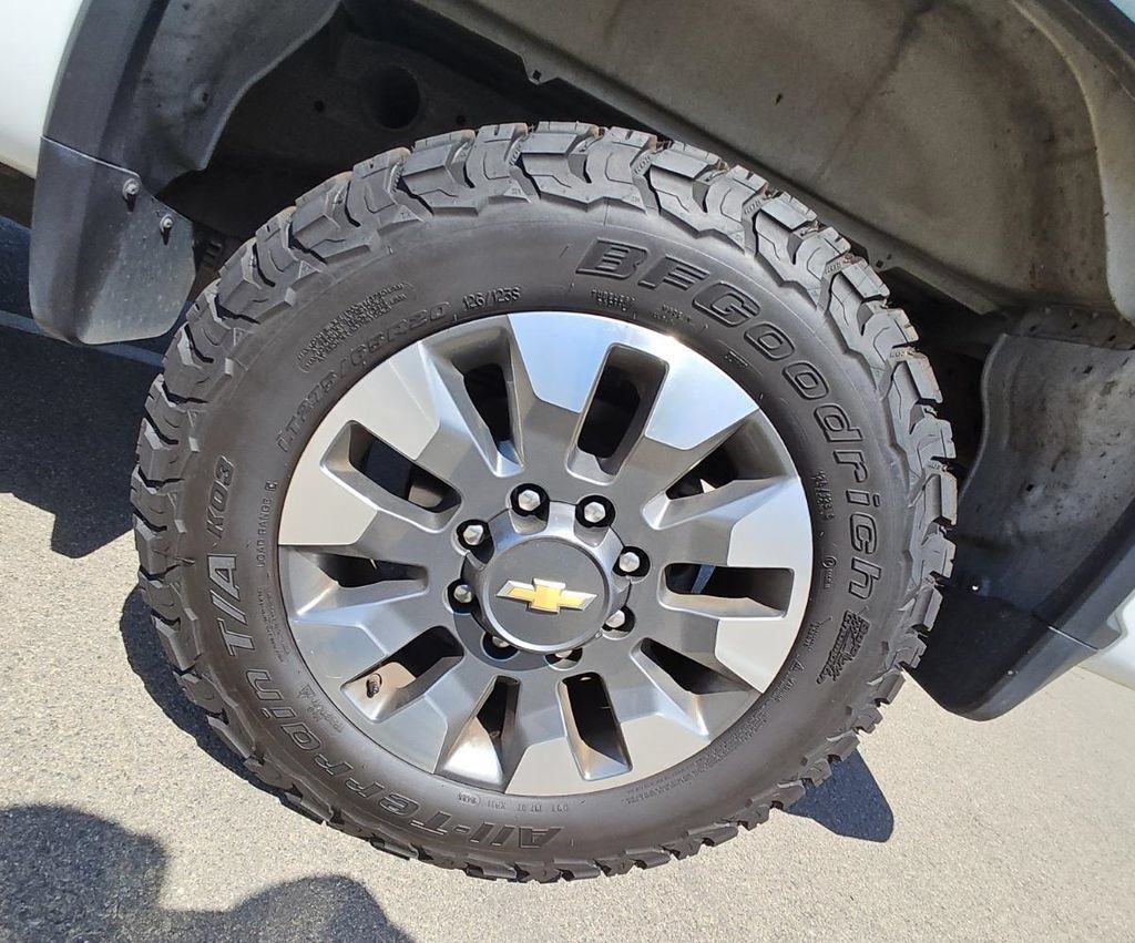 Used 2024 Chevrolet Silverado 2500 Custom w/ Custom Value Package AWD/4WD image 6