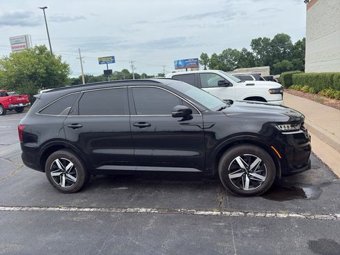 Used 2021 Kia Sorento EX AWD/4WD image 2