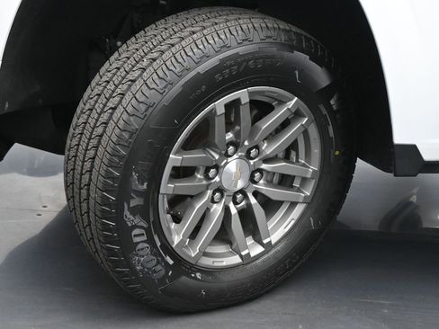 Used 2024 Chevrolet Colorado LT w/ LT Convenience Package image 19