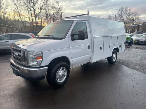 Used 2016 Ford E-350 and Econoline 350 Super Duty w/ Power Windows & Locks Group image 35
