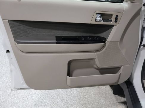 Used 2011 MAZDA Tribute i Sport FWD image 12