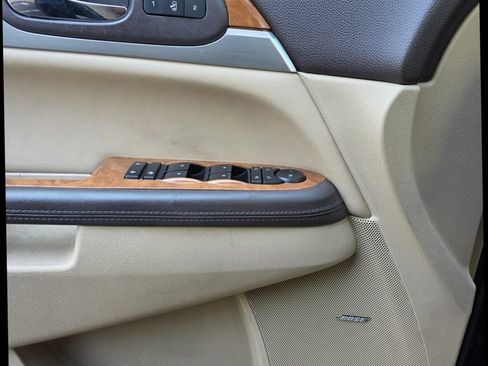 Used 2012 Buick Enclave Premium FWD image 7