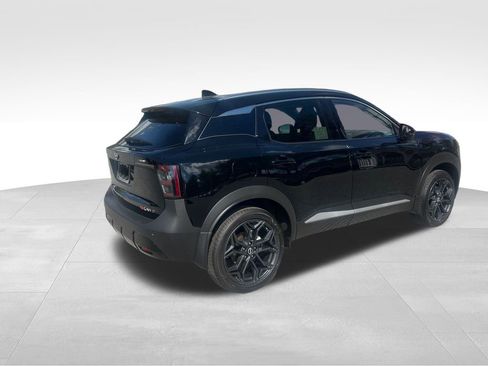Used 2025 Nissan Kicks SR AWD/4WD image 5