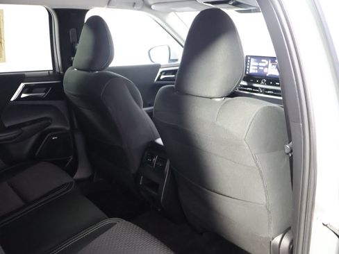 Used 2025 Mitsubishi Outlander ES AWD/4WD image 45