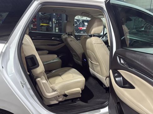 Used 2020 Buick Enclave Essence FWD image 25