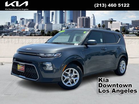 Certified 2022 Kia Soul LX w/ Technology Package FWD image 1
