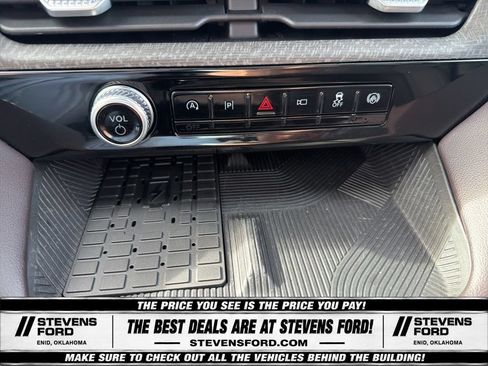 Used 2025 Ford Explorer Platinum w/ LUX Leather Package AWD/4WD image 29
