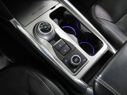 Used 2020 Ford Explorer Limited image 16