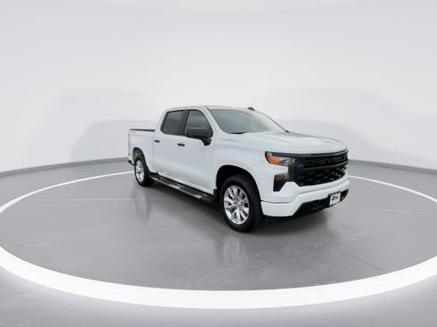 Used 2022 Chevrolet Silverado 1500 Custom image 2