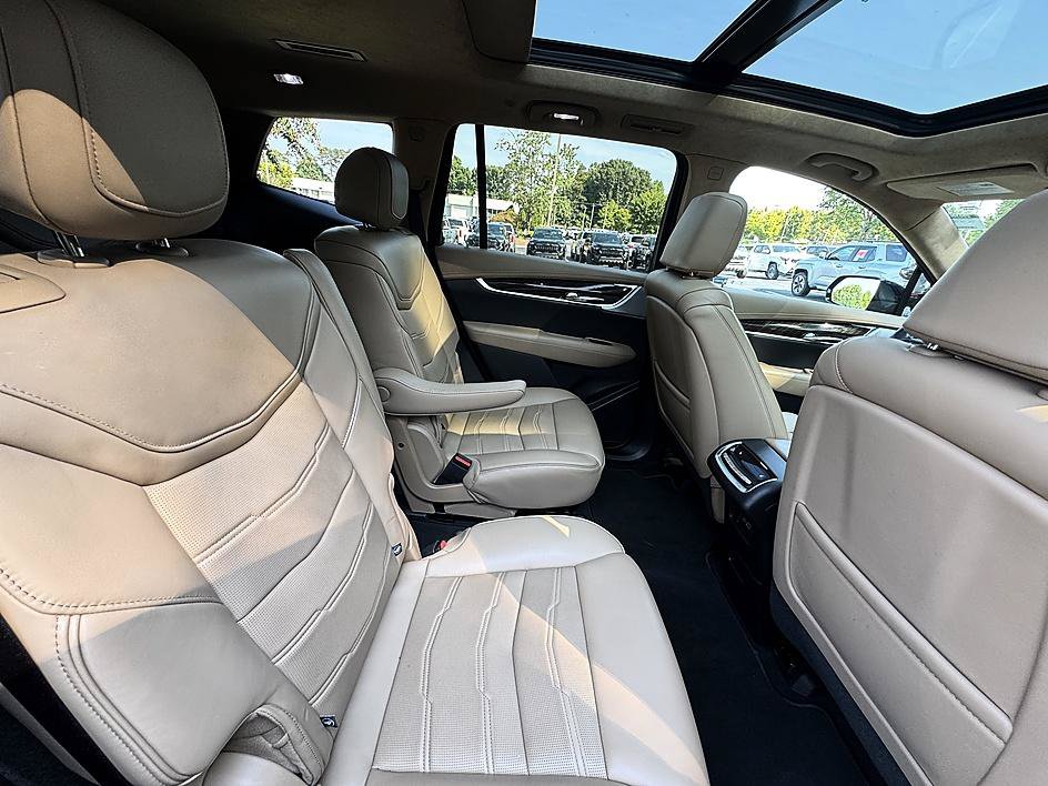 Used 2023 Cadillac XT6 Sport w/ Platinum Package AWD/4WD image 21
