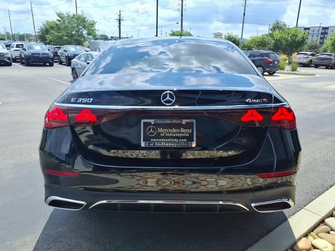Used 2025 Mercedes-Benz E 350 4MATIC Sedan image 5