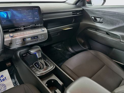 Certified 2025 Hyundai Kona SEL AWD/4WD image 21
