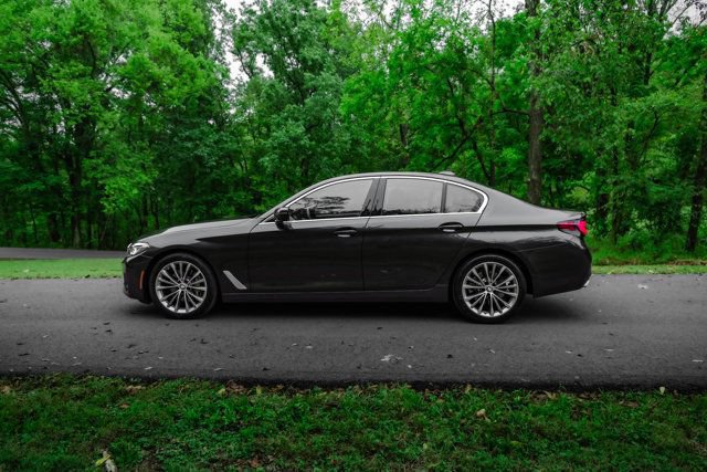Used 2023 BMW 530i xDrive w/ Premium Package AWD/4WD image 11