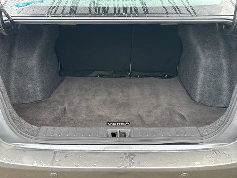 Used 2021 Nissan Versa SV image 7