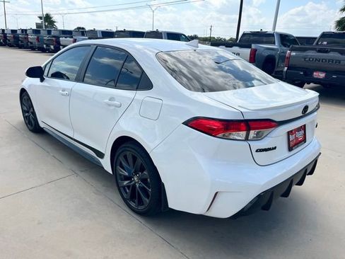 Used 2025 Toyota Corolla SE FWD image 4