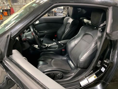 Used 2009 Nissan 370Z Touring image 6